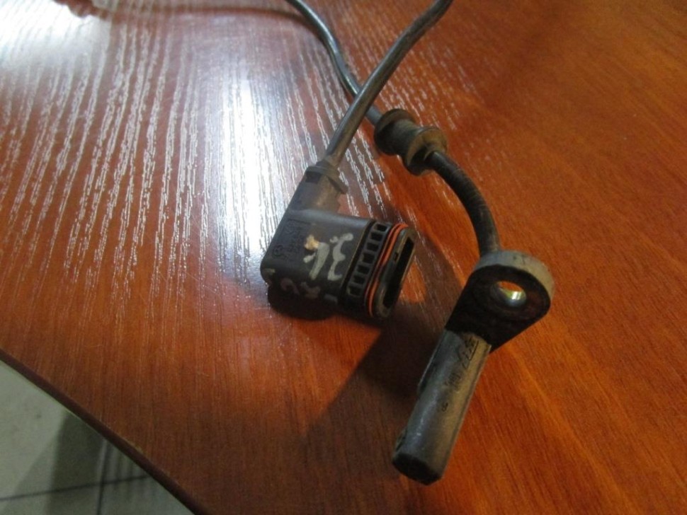 Датчик ABS MERCEDES-BENZ C-класс W203/S203/CL203 рестайлинг (2004 - 2008) фото 1 — Разборка Мерседес