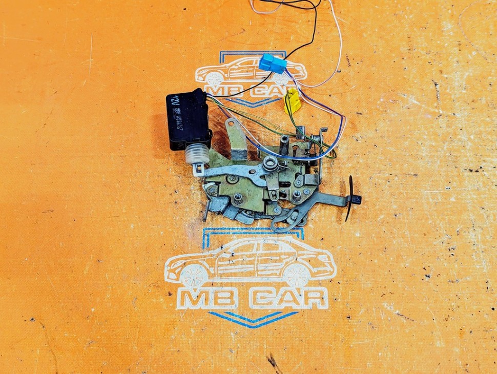 Замок двери сдвижной MERCEDES-BENZ Vito W638 (1996 - 2003) фото 1 — Разборка Мерседес