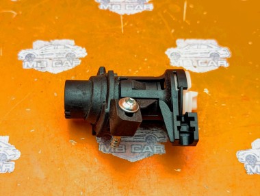 Личинки дверей MERCEDES-BENZ C-класс W204/S204 (2006 - 2011) — Разборка Мерседес