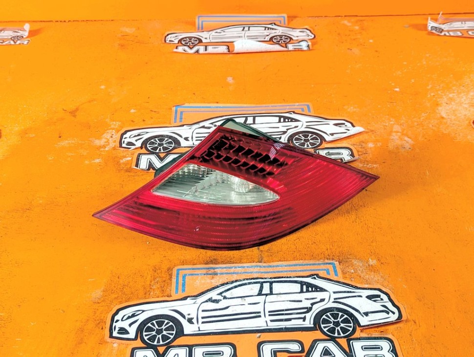 Фонарь задний правый MERCEDES-BENZ CLS-класс C219 (2004 - 2008) фото 1 &mdash; Разборка Мерседес