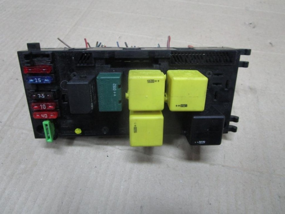 Блок предохранителей MERCEDES-BENZ E-класс W210/S210 рестайлинг (1999 - 2003) фото 1 — Разборка Мерседес