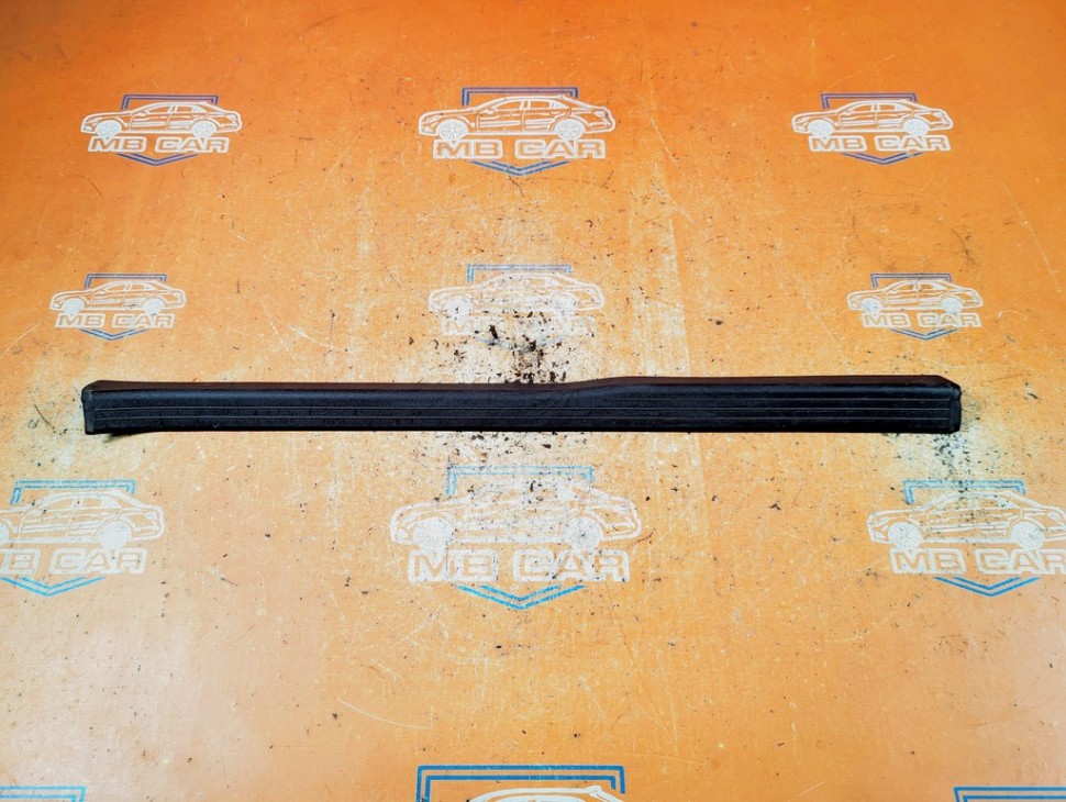 Накладка порога внутренняя MERCEDES-BENZ CLK-класс C209/W209 (2002 - 2005) фото 1 — Разборка Мерседес