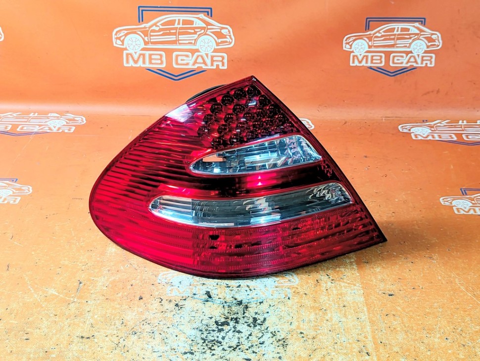 Фонарь задний левый MERCEDES-BENZ E-класс W211/S211 (2002 - 2006) фото 1 — Разборка Мерседес