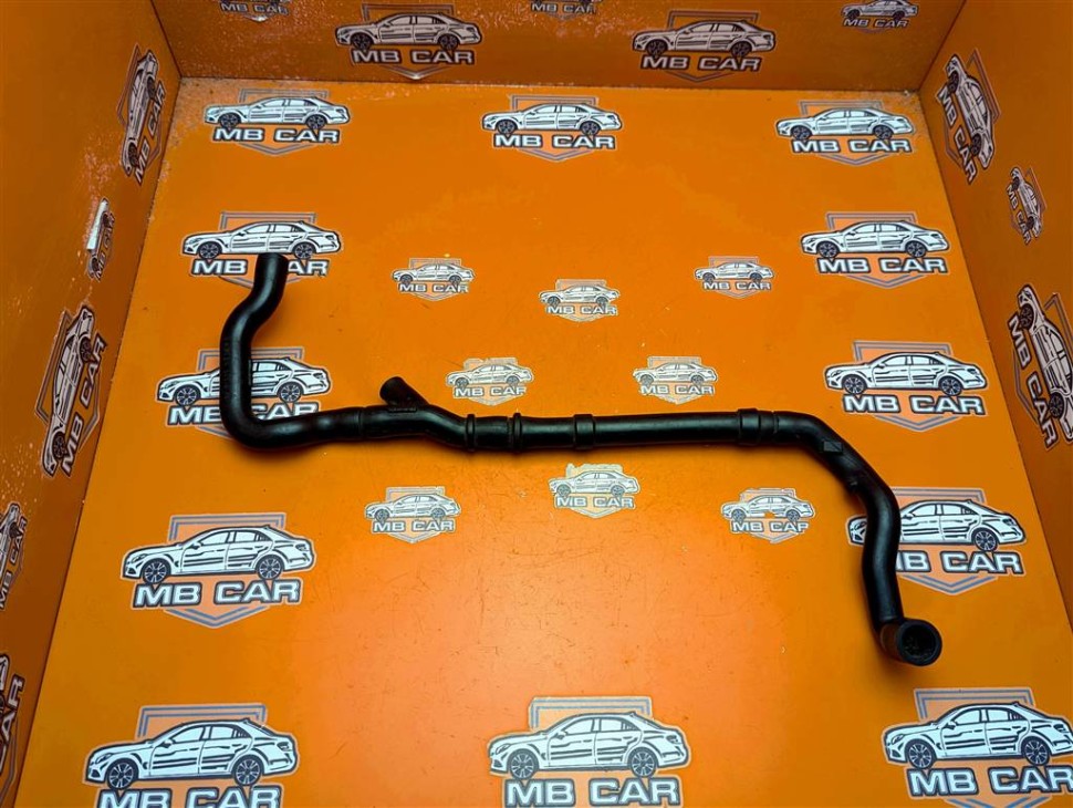 Трубка вентиляции картерных газов MERCEDES-BENZ C-класс W203/S203/CL203 (2000 - 2004) фото 1 — Разборка Мерседес
