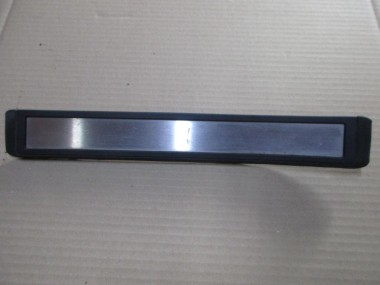 Накладка порога внутренняя MERCEDES-BENZ E-класс W211/S211 (2002 - 2006) — Разборка Мерседес