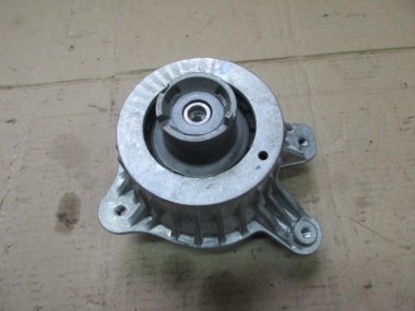 Опора двигателя MERCEDES-BENZ E-класс W213/S213/C238/A238 (2016 - 2021) — Разборка Мерседес