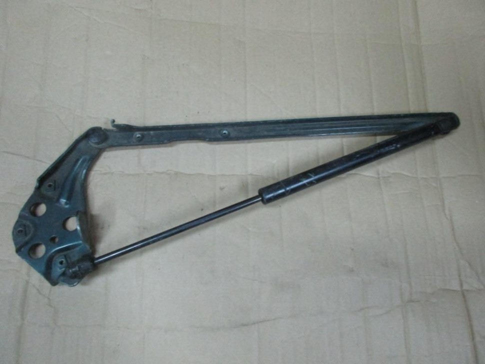 Петля капота MERCEDES-BENZ E-класс W210/S210 (1995 - 1999) фото 1 — Разборка Мерседес