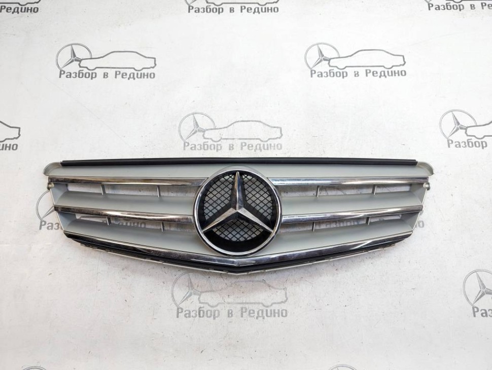 Решетка радиатора MERCEDES-BENZ C-class w204 фото 1 — Разборка Мерседес