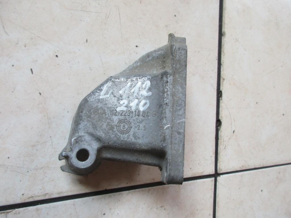 Лапа левая MERCEDES-BENZ E-класс W210/S210 (1995 - 1999) фото 1 — Разборка Мерседес