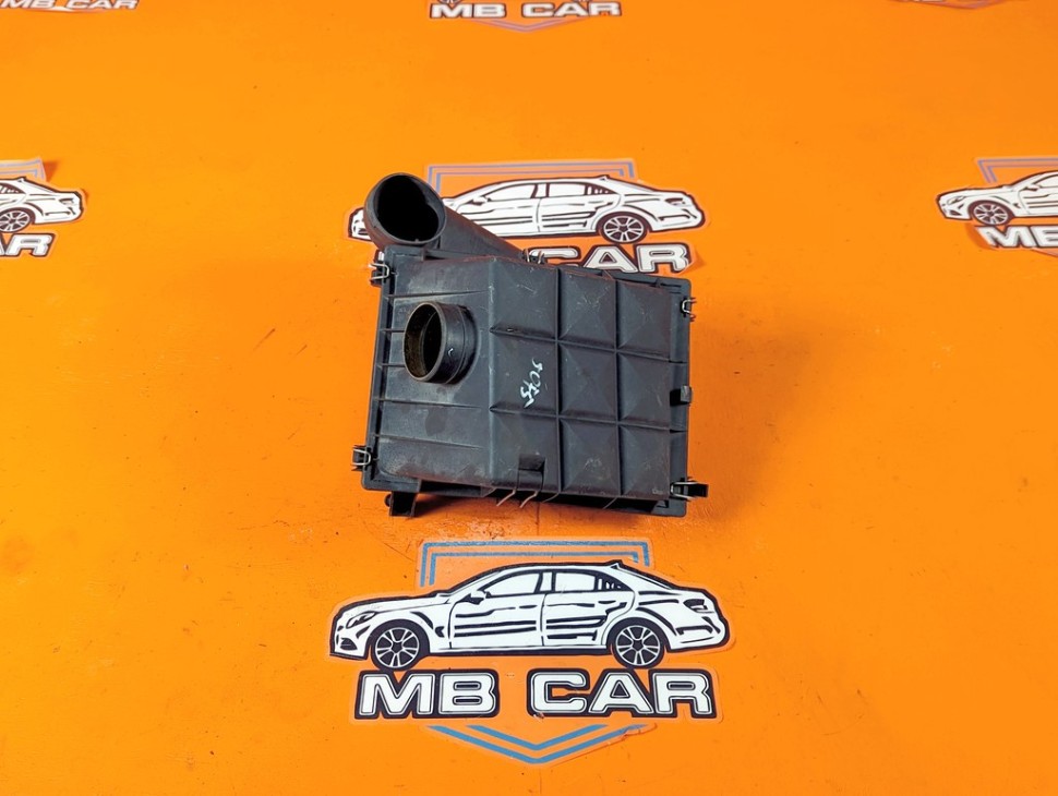 Корпус воздушного фильтра MERCEDES-BENZ C-класс W202/S202 (1993 - 1997) фото 1 &mdash; Разборка Мерседес