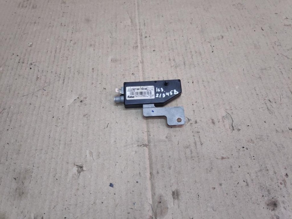 Усилитель антенны MERCEDES-BENZ M-класс W163 рестайлинг (2001 - 2005) фото 1 — Разборка Мерседес