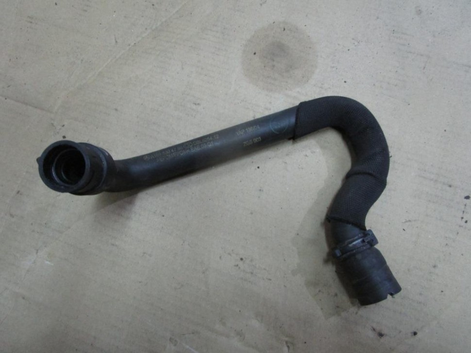 Патрубок ОЖ MERCEDES-BENZ B-класс W245 (2005 - 2009) фото 1 — Разборка Мерседес