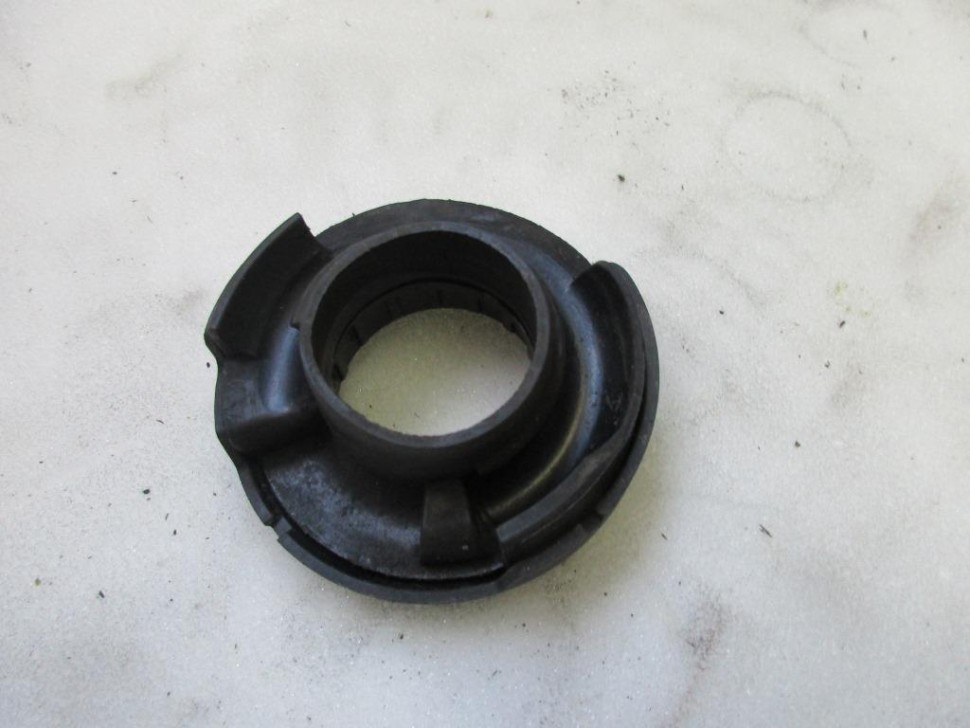 Опора задней пружины MERCEDES-BENZ C-класс W205/S205/C205/A205 (2014 - 2018) фото 1 — Разборка Мерседес