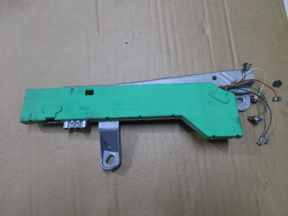 Усилитель антенны MERCEDES-BENZ E-класс W211/S211 (2002 - 2006) фото 1 — Разборка Мерседес