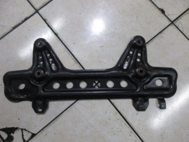 Кронштейн крепления рулевой рейки MERCEDES-BENZ C-класс W203/S203/CL203 рестайлинг (2004 - 2008) — Разборка Мерседес