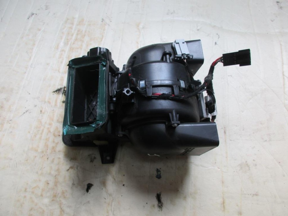 Моторчик печки MERCEDES-BENZ M-класс W163 рестайлинг (2001 - 2005) фото 1 — Разборка Мерседес