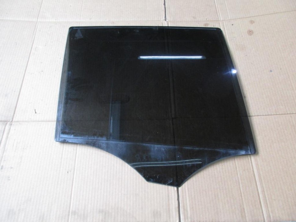 Стекло заднее правое MERCEDES-BENZ M-класс W164 (2005 - 2008) фото 1 — Разборка Мерседес