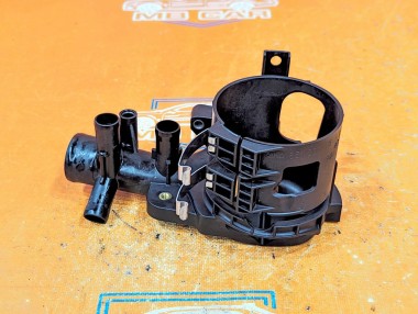 Кронштейн топливного фильтра MERCEDES-BENZ C-класс W205/S205/C205/A205 (2014 - 2018) — Разборка Мерседес