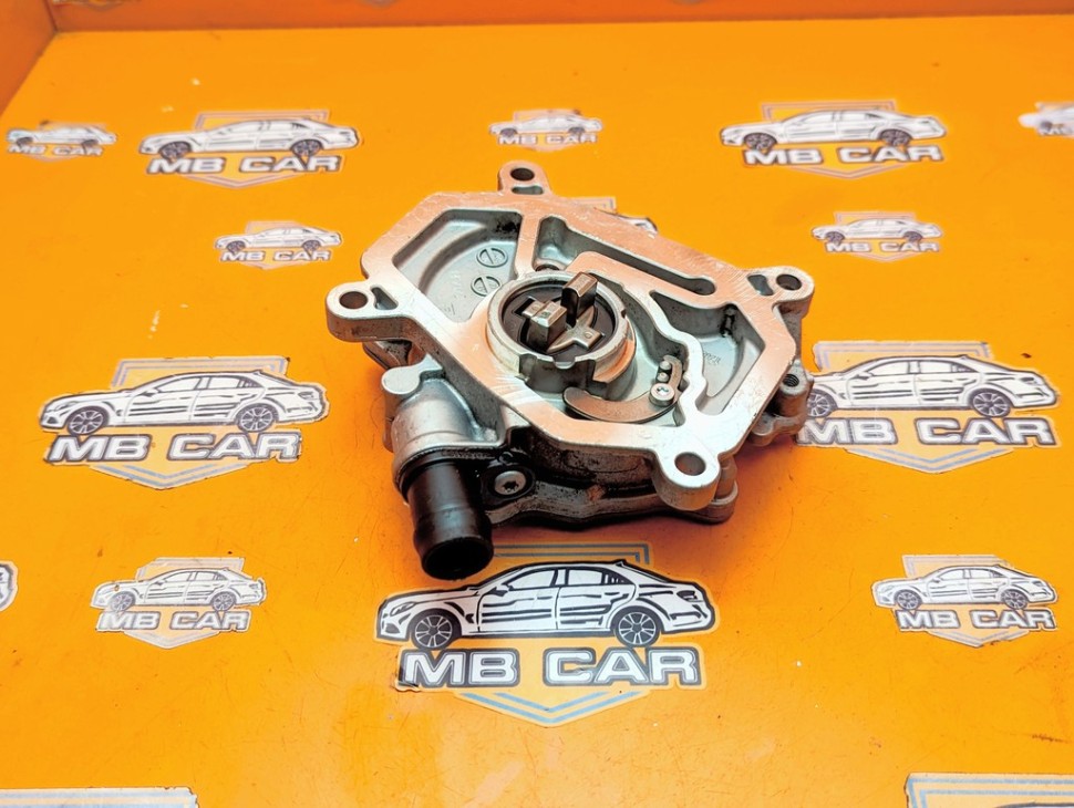 Насос вакуумный MERCEDES-BENZ C-класс W205/S205/C205/A205 (2014 - 2018) фото 1 — Разборка Мерседес