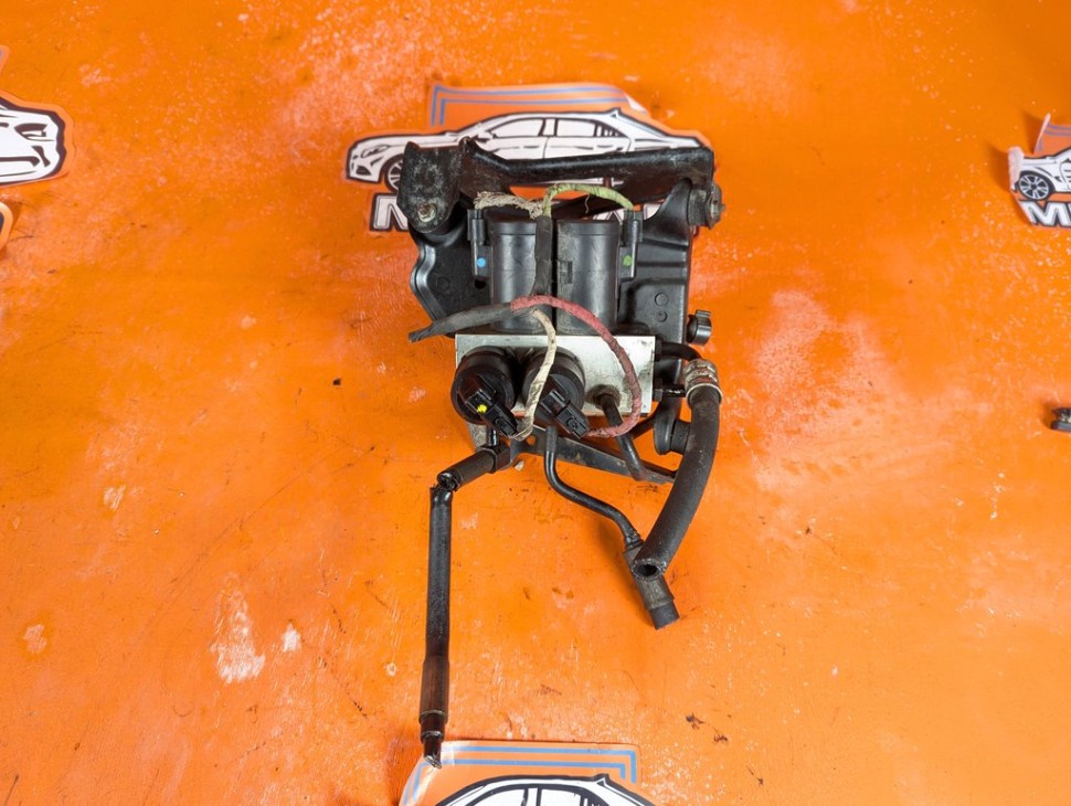 Блок клапанов гидроподвески MERCEDES-BENZ S-класс W220 рестайлинг (2002 - 2005) фото 1 &mdash; Разборка Мерседес