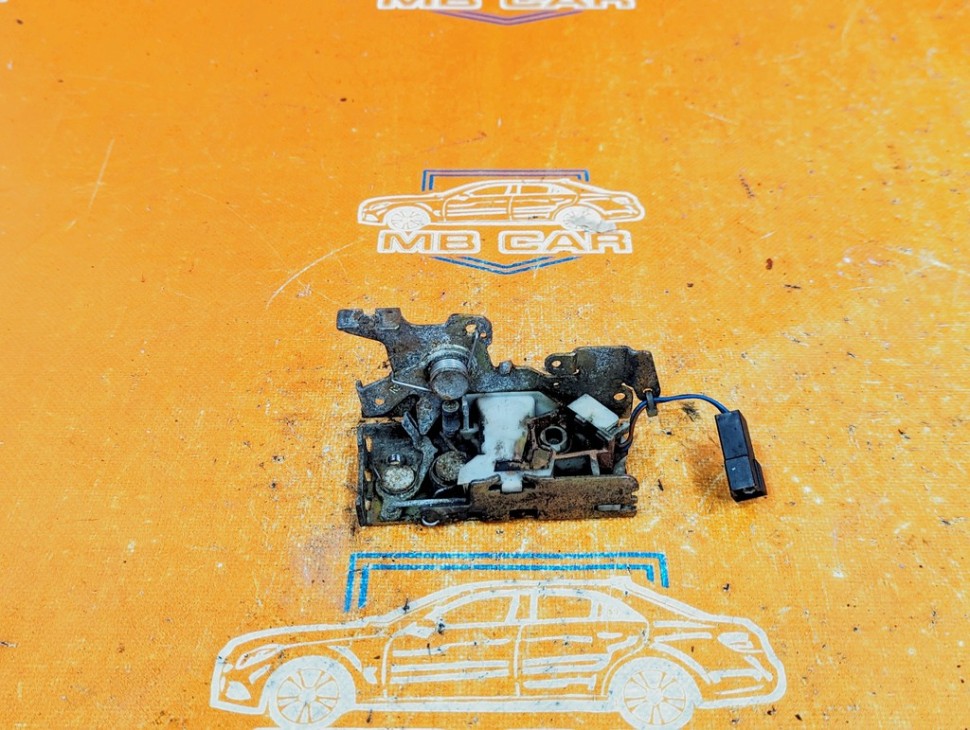 Замок двери сдвижной MERCEDES-BENZ Vito W638 (1996 - 2003) фото 1 — Разборка Мерседес