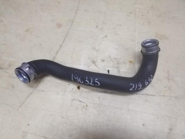 Патрубок радиатора MERCEDES-BENZ CLS-класс C219 (2004 - 2008) — Разборка Мерседес