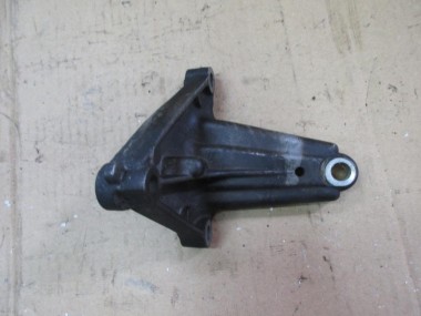 Кронштейн обводного ролика MERCEDES-BENZ CLS-класс C218/X218 (2010 - 2014) — Разборка Мерседес