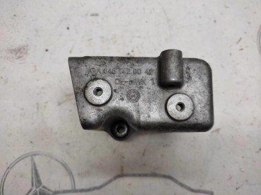 Кронштейн MERCEDES-BENZ V-класс W639 (2003 - 2014) — Разборка Мерседес