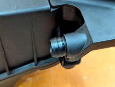 Резонатор воздушного фильтра MERCEDES-BENZ C-класс W203/S203/CL203 (2000 - 2004) — Разборка Мерседес