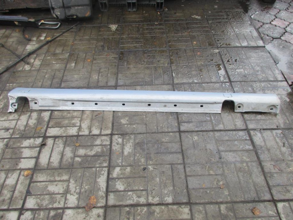 Порог пластиковый правый MERCEDES-BENZ S-класс W220 рестайлинг (2002 - 2005) фото 1 — Разборка Мерседес