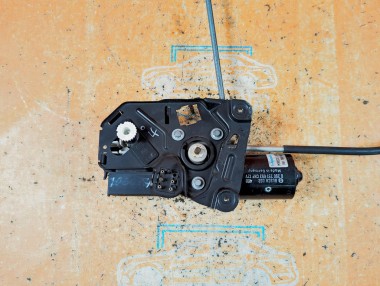 Моторчик люка MERCEDES-BENZ CL-класс C140 (1992 - 2000) — Разборка Мерседес