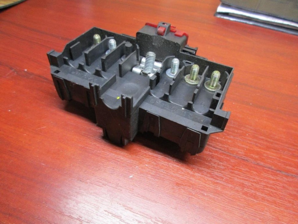 Блок предохранителей MERCEDES-BENZ CLK-класс C209/W209 (2002 - 2005) фото 1 — Разборка Мерседес