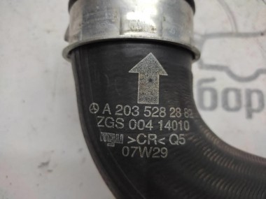 Патрубок интеркулера MERCEDES-BENZ C-класс W203/S203/CL203 (2000 - 2004) — Разборка Мерседес