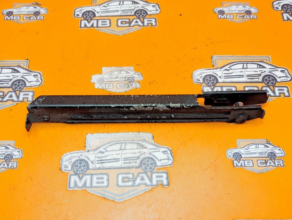 Кронштейн крепления бампера MERCEDES-BENZ C-класс W203/S203/CL203 рестайлинг (2004 - 2008) фото 1 — Разборка Мерседес