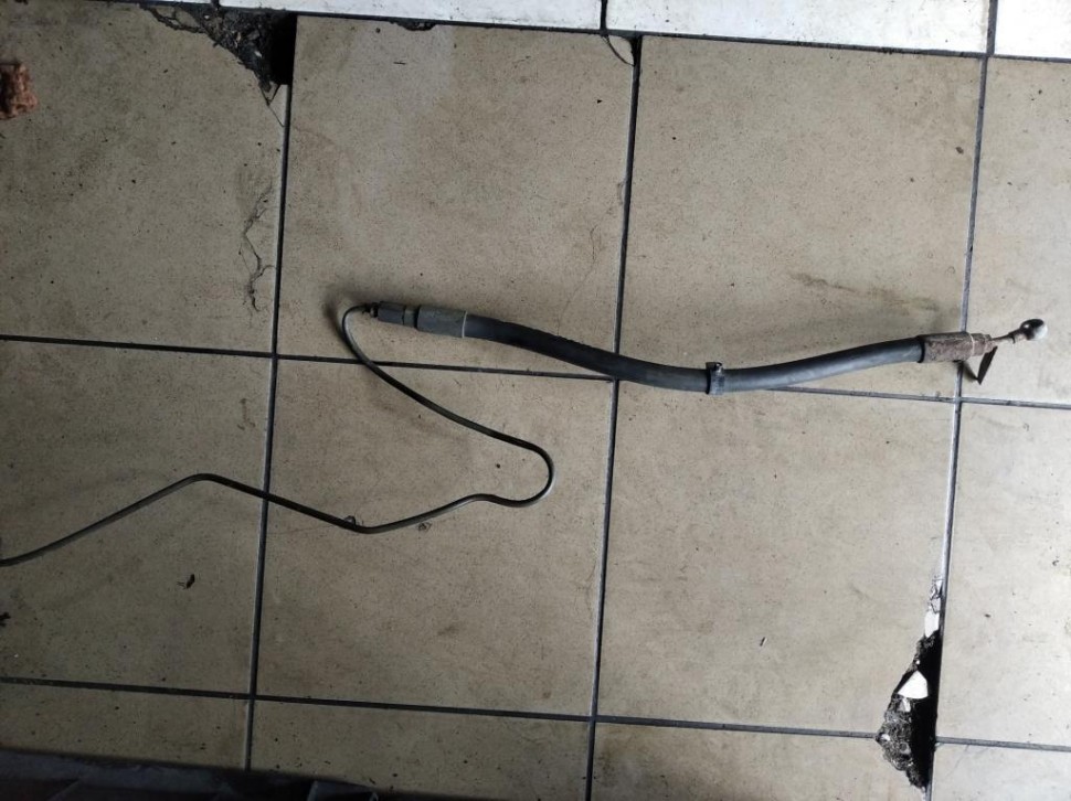 Трубка ГУРа MERCEDES-BENZ W124 W124/S124/C124/A124 (1984 - 1993) фото 1 — Разборка Мерседес