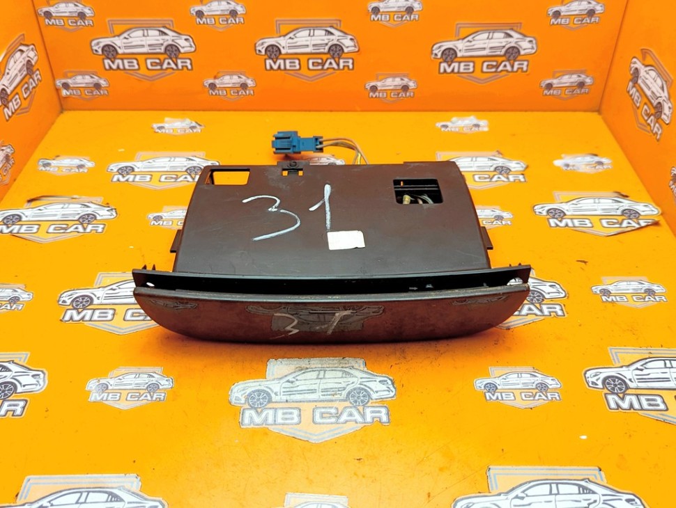 Пепельница MERCEDES-BENZ S-класс W220 (1998 - 2005) фото 1 — Разборка Мерседес