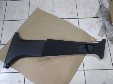 Накладка средней стойки MERCEDES-BENZ GLC-класс X253 (2015 - 2019) — Разборка Мерседес