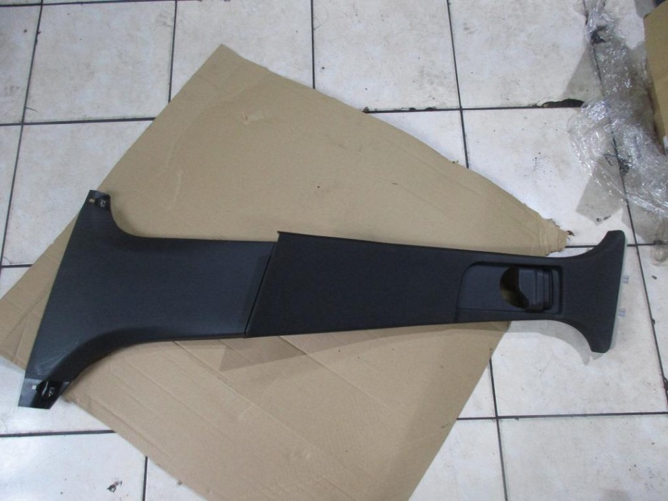 Накладка средней стойки MERCEDES-BENZ GLC-класс X253 (2015 - 2019) фото 1 — Разборка Мерседес