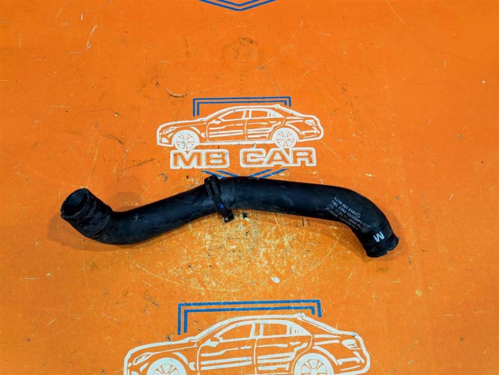 Патрубок радиатора MERCEDES-BENZ A-класс W176 (2012 - 2015) фото 1 — Разборка Мерседес