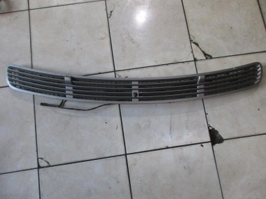 Решетка капота MERCEDES-BENZ E-класс W211/S211 (2002 - 2006) — Разборка Мерседес