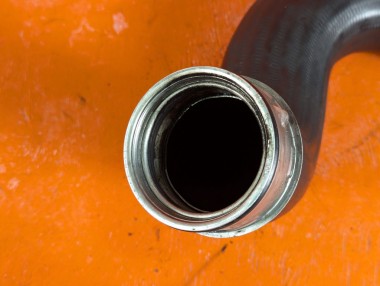 Патрубок интеркулера MERCEDES-BENZ S-класс W221 рестайлинг (2009 - 2013) &mdash; Разборка Мерседес