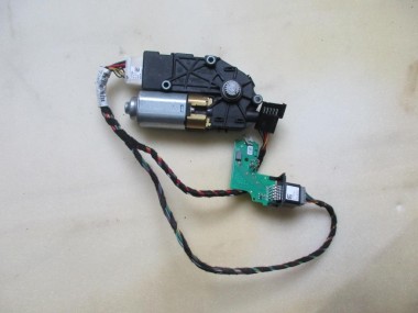 Моторчик люка MERCEDES-BENZ GLE-класс W166 (2015 - 2018) — Разборка Мерседес