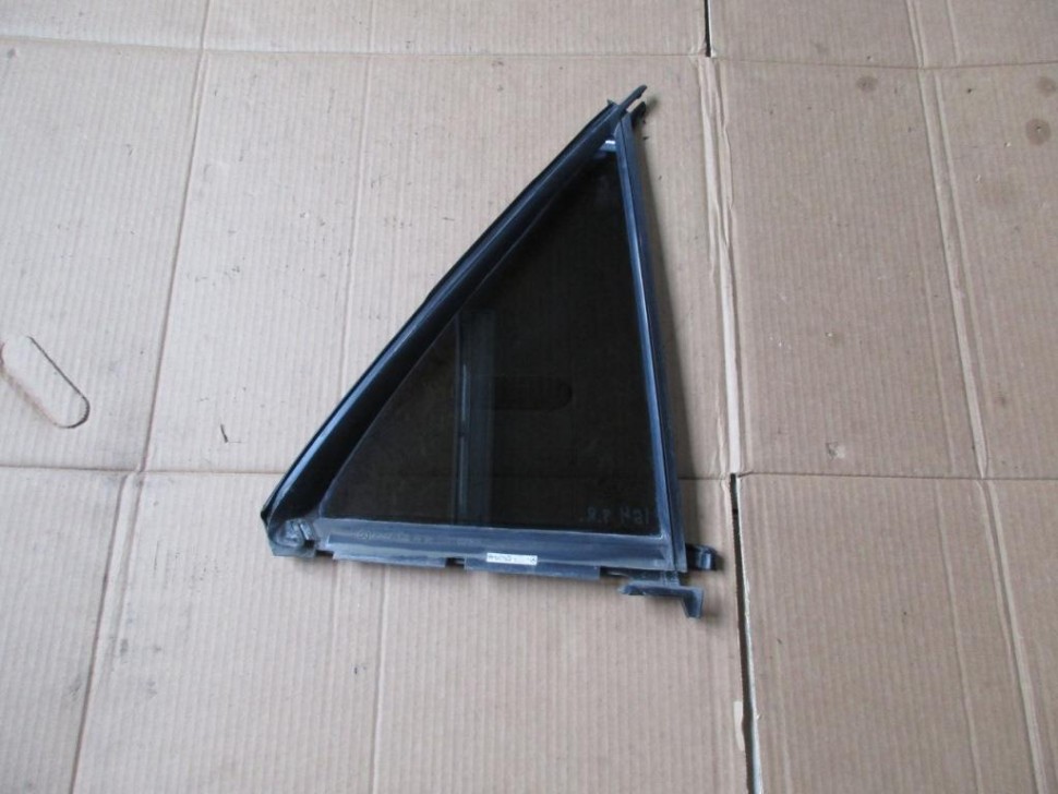 Стекло заднее правое MERCEDES-BENZ M-класс W164 (2005 - 2008) фото 1 — Разборка Мерседес