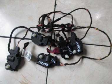 Сервоприводы печки MERCEDES-BENZ C-класс W204/S204 (2006 - 2011) — Разборка Мерседес