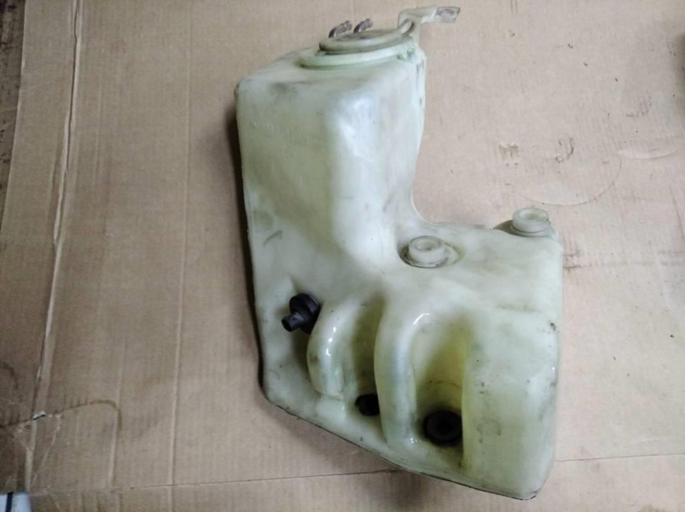 Бачок омывателя MERCEDES-BENZ S-класс W220 (1998 - 2005) фото 1 — Разборка Мерседес