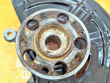 Кулак поворотный передний левый MERCEDES-BENZ A-класс W176 рестайлинг (2015 - 2018) — Разборка Мерседес