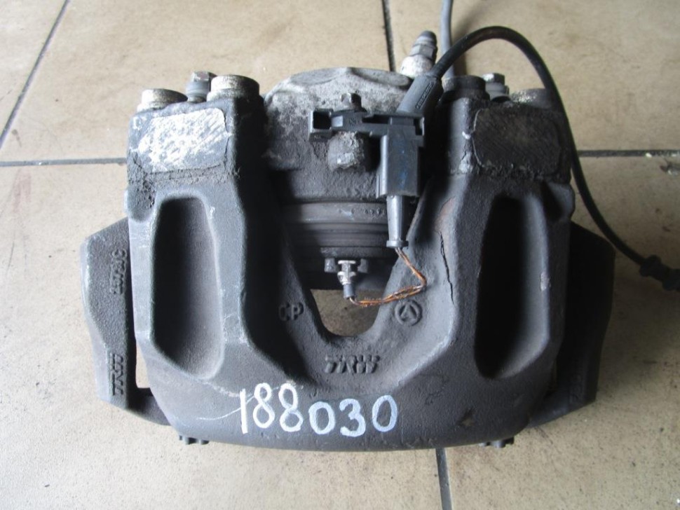 Суппорт передний правый MERCEDES-BENZ E-класс W212/S212/C207/A207 (2009 - 2013) фото 1 — Разборка Мерседес