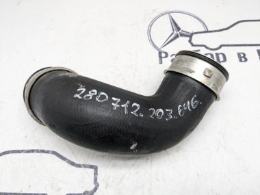 Патрубок интеркулера MERCEDES-BENZ C-класс W203/S203/CL203 (2000 - 2004) — Разборка Мерседес