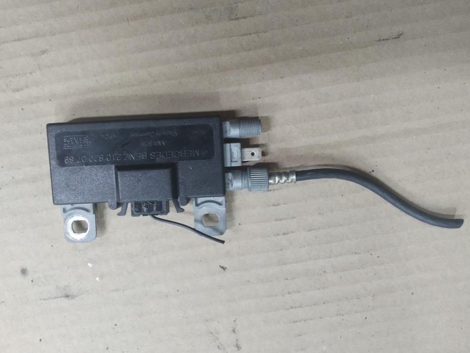 Усилитель антенны MERCEDES-BENZ E-класс W210/S210 рестайлинг (1999 - 2003) фото 1 — Разборка Мерседес