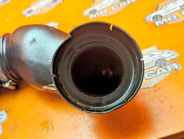 Патрубок интеркулера MERCEDES-BENZ C-класс W204/S204 (2006 - 2011) &mdash; Разборка Мерседес